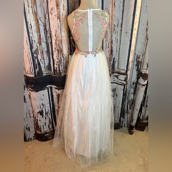 My Michelle White Dress with Floral Details - Picture 4 of 6